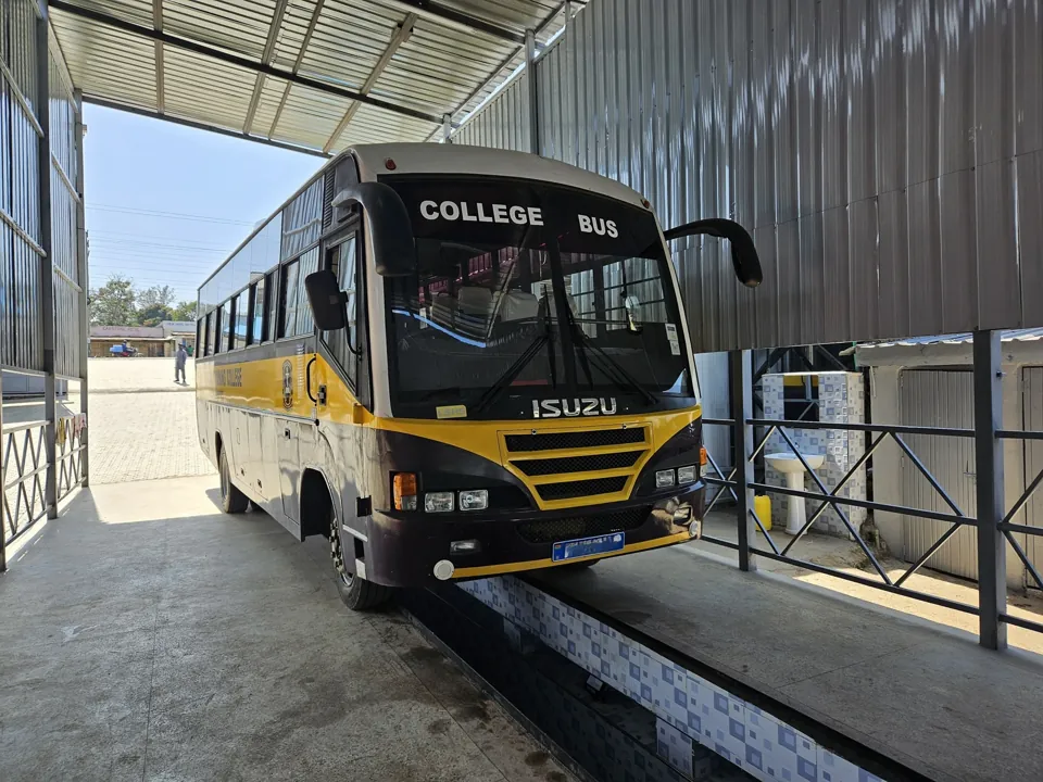Fleet maintenance. Keeping commercial vehicles earning