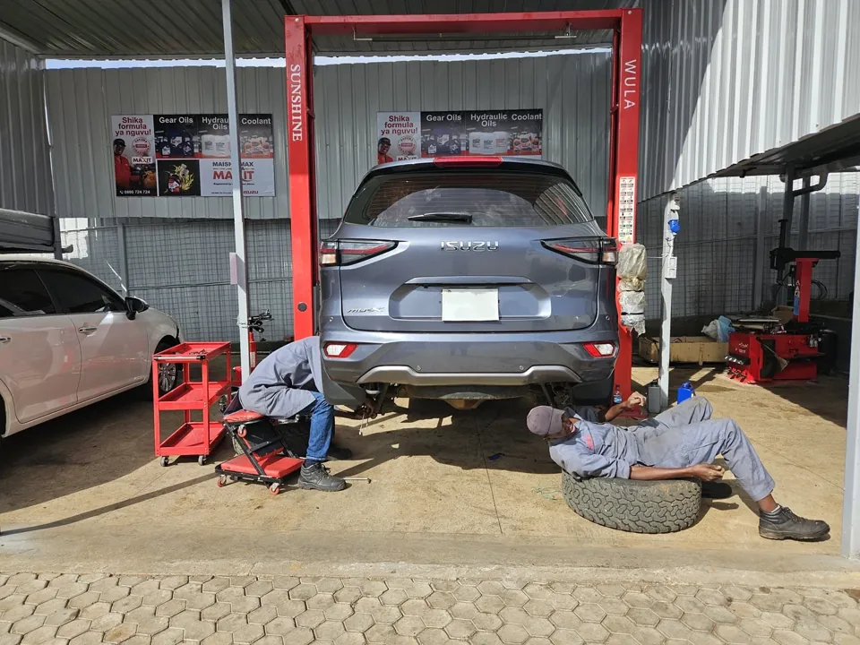 Hydraulic lift bay. Underbody work done safely